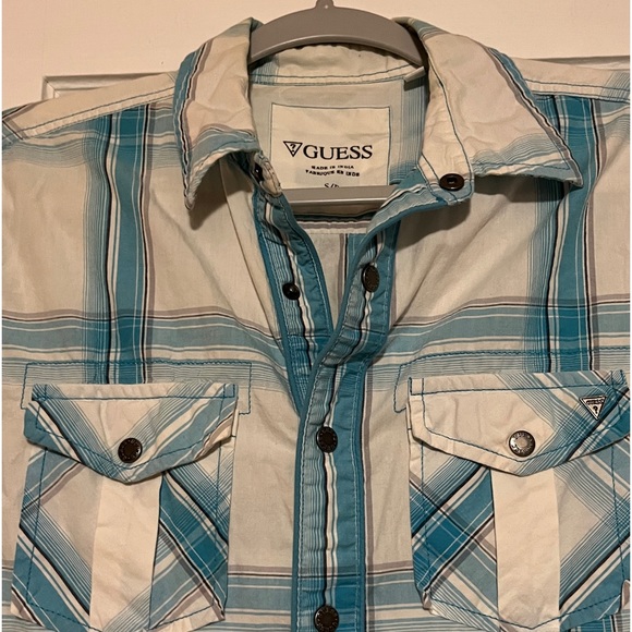 Guess, short sleeved, blue and white plaid, snap button, shirt. Size S/P - Picture 2 of 4
